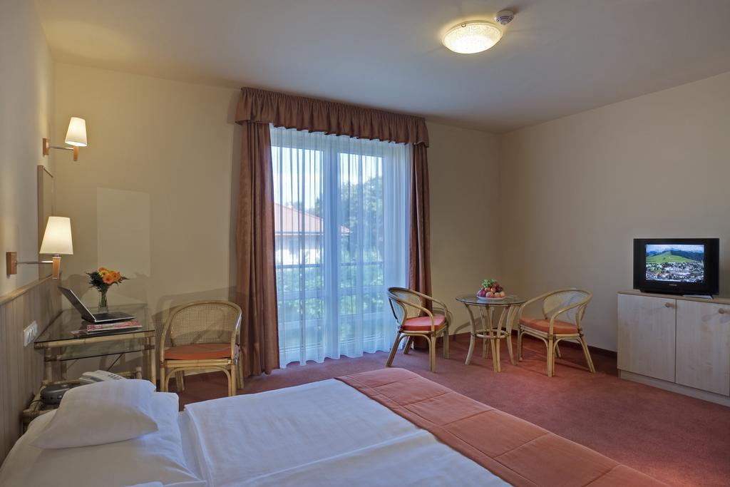 Martfu Hotel Thermal Spa 객실 사진